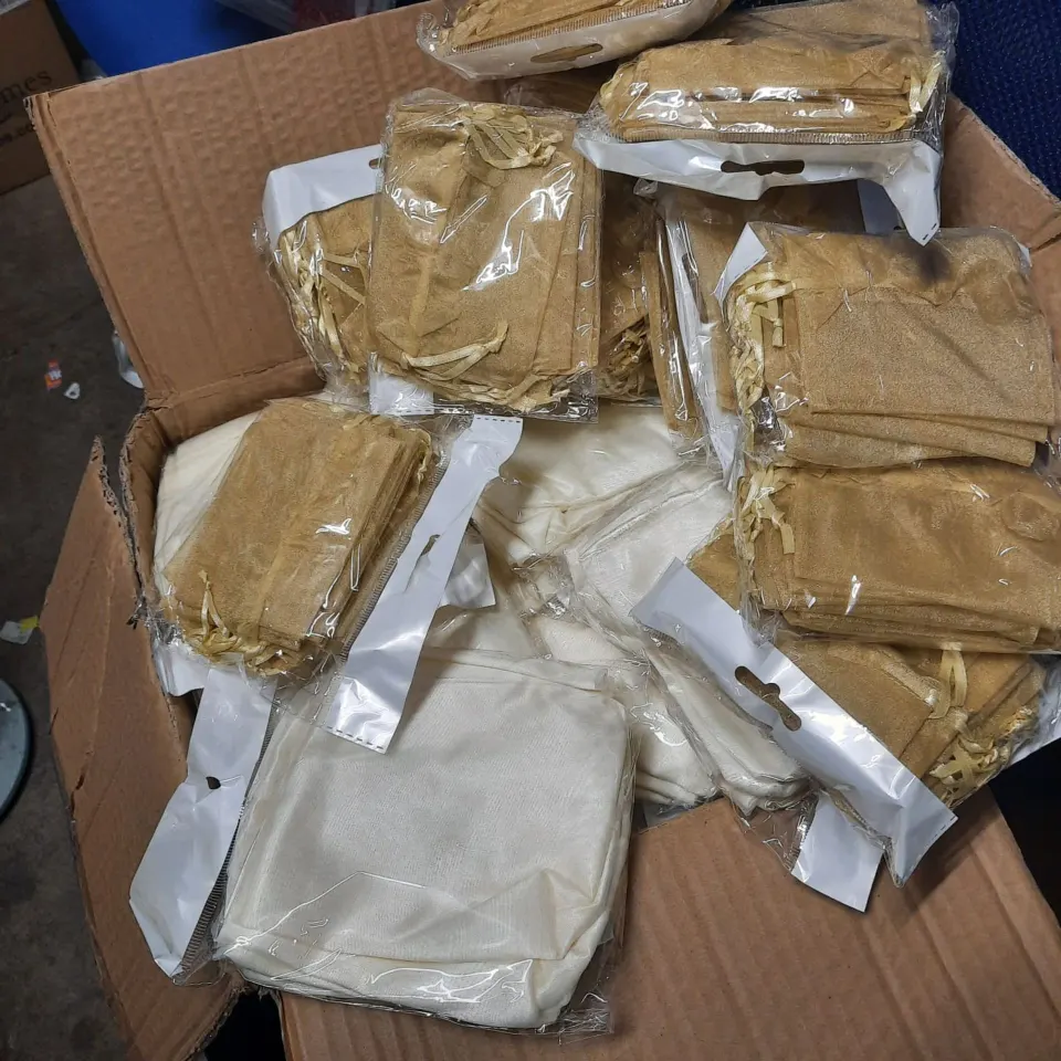 460 x Organza Cream & Gold Bags (2 sizes)