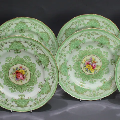 Set of 8 Hand Decorated Royal Worcester Cabinet Plates 1933