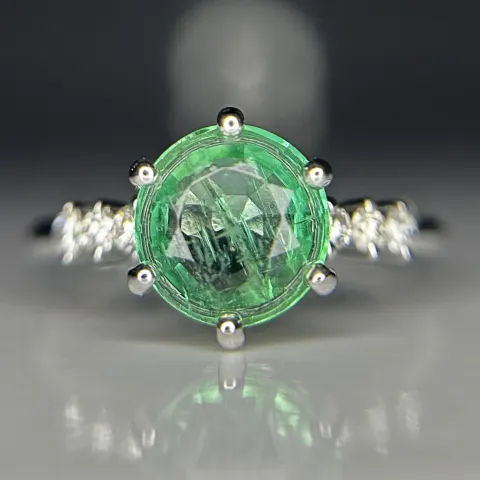 Beautiful 1.36 ct Natural Emerald With Natural Diamonds & 18k Gold