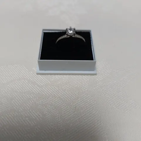 Dress ring code 104
