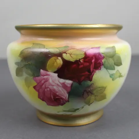 Antique Royal Worcester Hand-Painted Rose Vase – F132 (Date Code 1912)