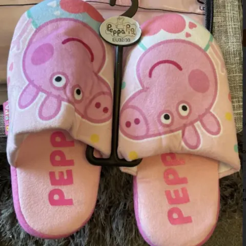 Brand New Peppa Pig Slippers Size 3/32