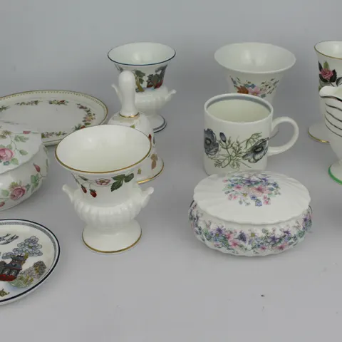 Collection of Wedgwood 12 Pieces