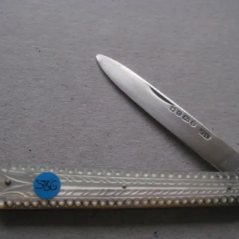 Victorian Mother of Pearl Hafted Silver Bladed Folding Fruit Knife