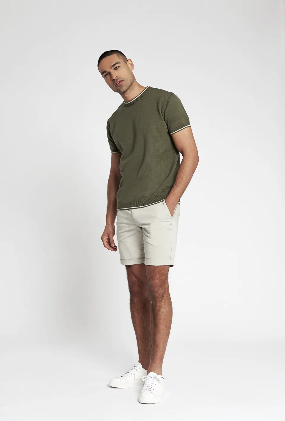Round neck knitted tees