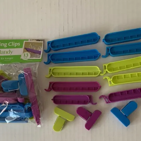 400 x Packs of 13 Bag Sealing Clips