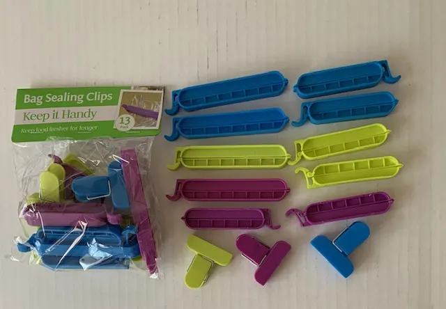 400 x Packs of 13 Bag Sealing Clips