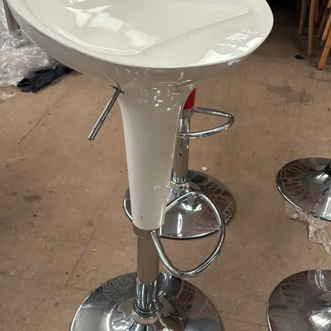 4 x White Adjustable Low / High Chairs