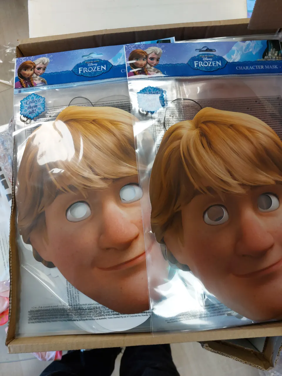 Box of 24 Kristoff face masks (From Disney Frozen)