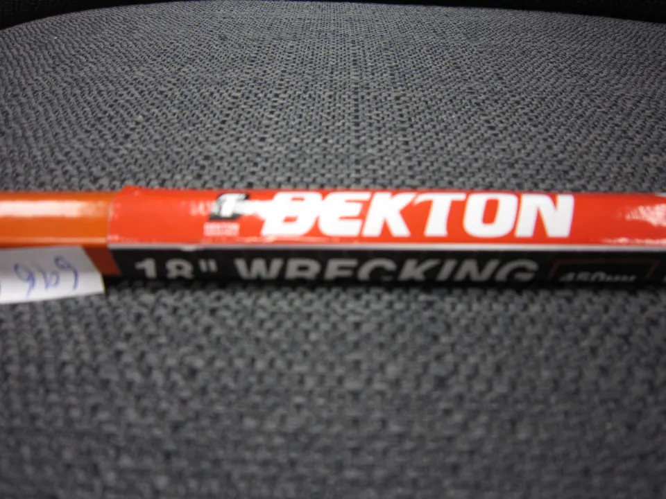 48pcs brand new Dekton wrecking bar - new and sealed in cartons rrp £4.99 each