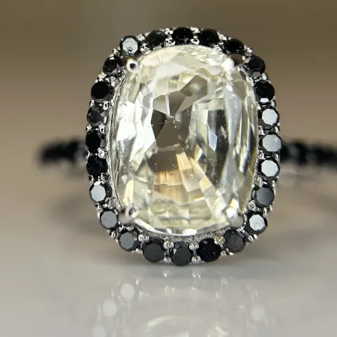 Beautiful 3.15CT Natural Ceylon White Sapphire W Natural Diamonds & 18k Gold