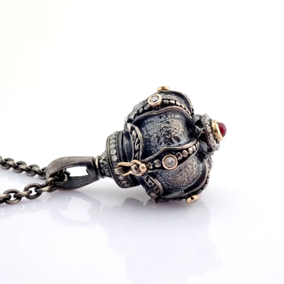 Crown necklace/small storage box, intricately detailed with brilliant diamonds and gold on silver