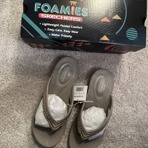 Sketchers Foamies Sandals - Size 7 - New
