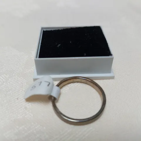 Dress ring