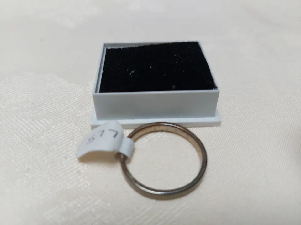 Dress ring
