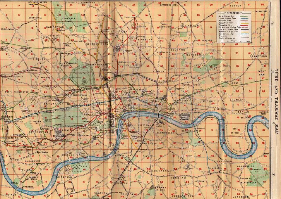 London Tube & Tramway Detailed Coloured Vintage 1924 Map.