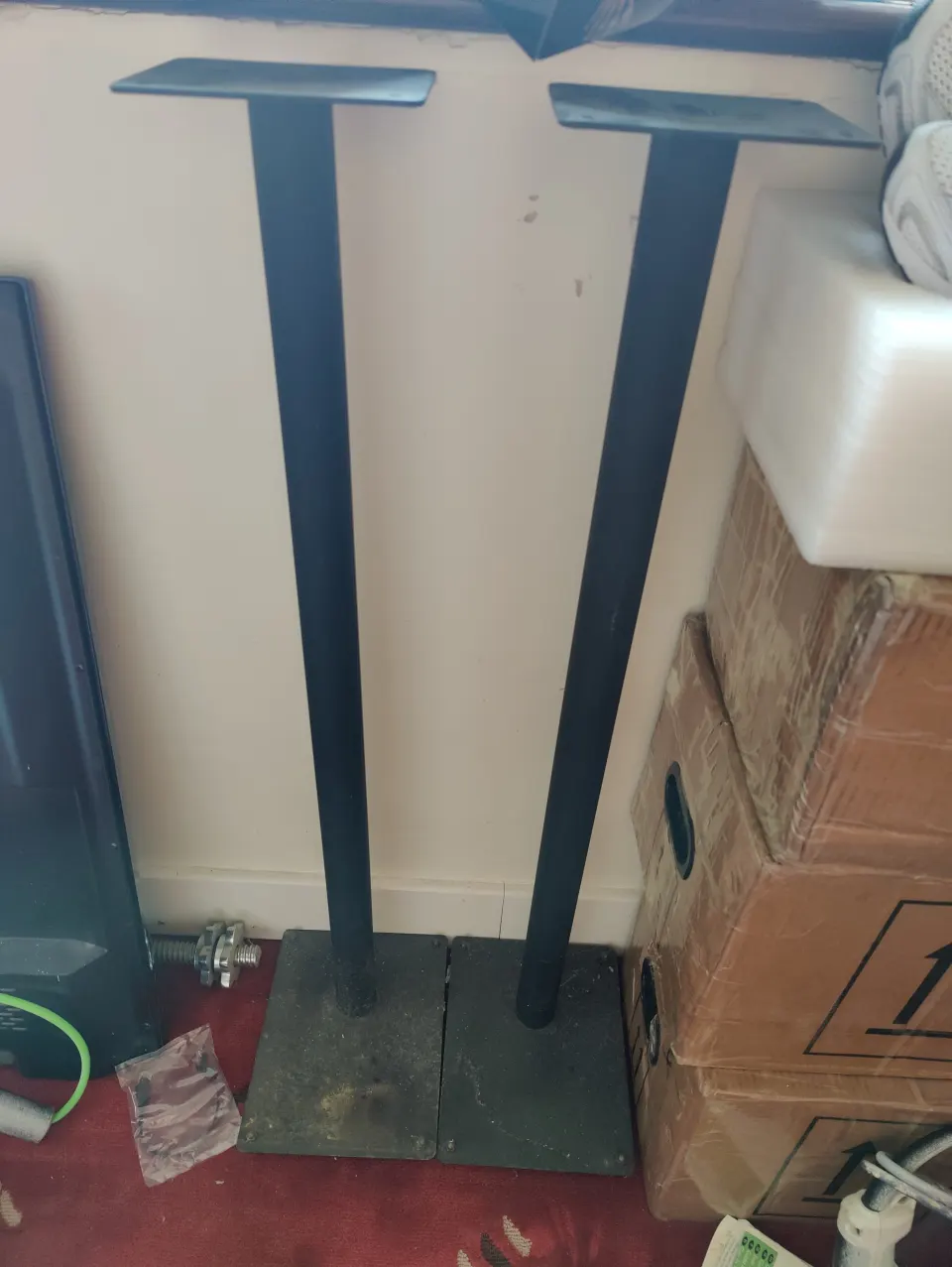 2 x speaker stands