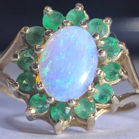 9ct Solid Gold Australian Crystal Opal and Emerald Ring. Excellent Condition.