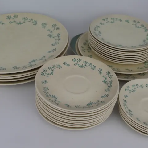 Collection of Royal Doulton April Showers 31 Pieces
