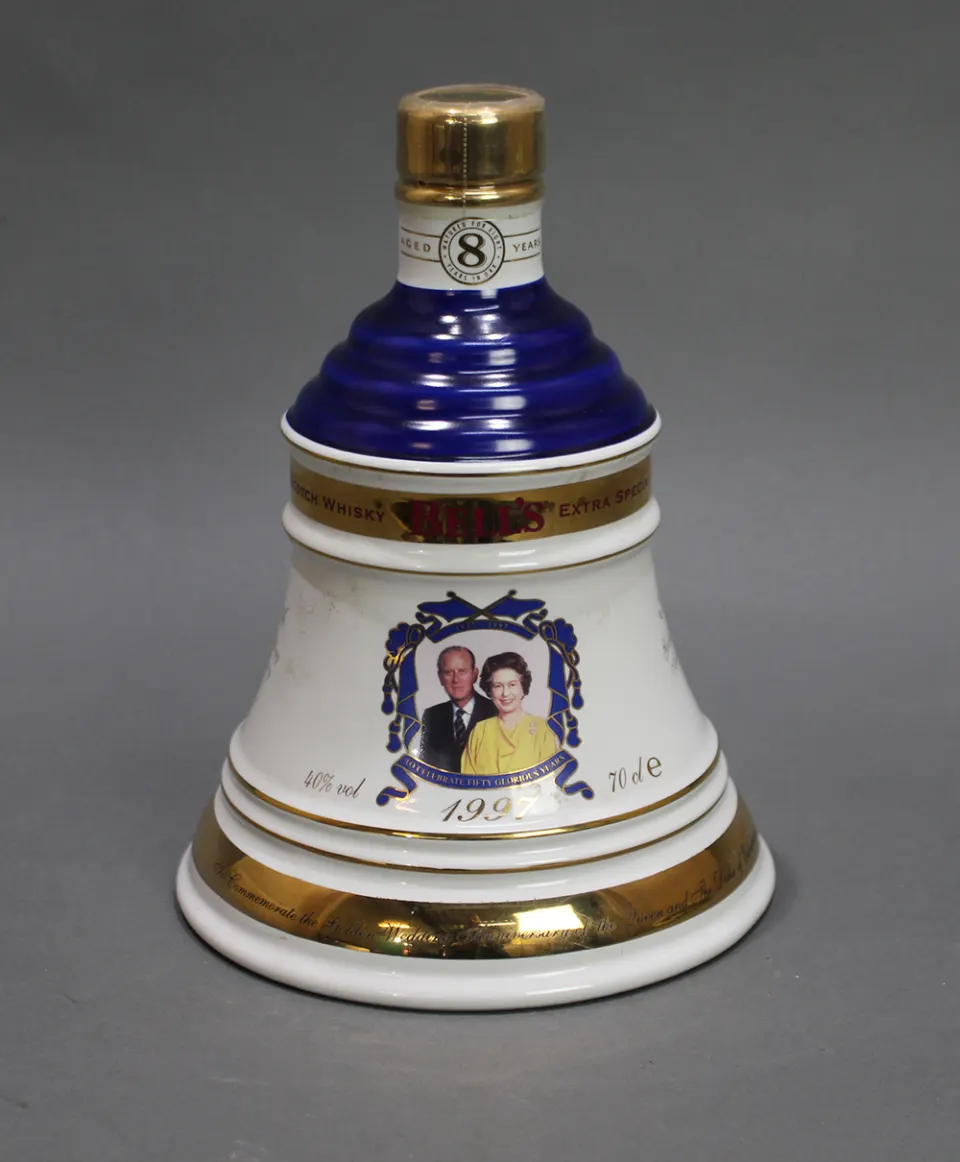 Bell's Old Scotch Whisky Commemorative 1997 Royal