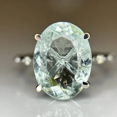 Beautiful 4.70 CT Natural Aquamarine Ring With Natural Diamonds & 18k White Gold