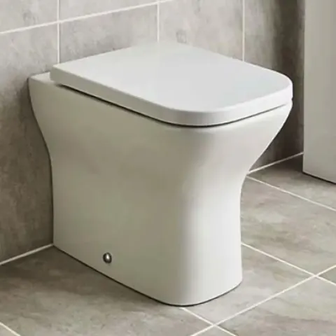 Brand New Scene White Back to Wall Toilet with Soft Close Toilet Seat RRP £123 - No VAT