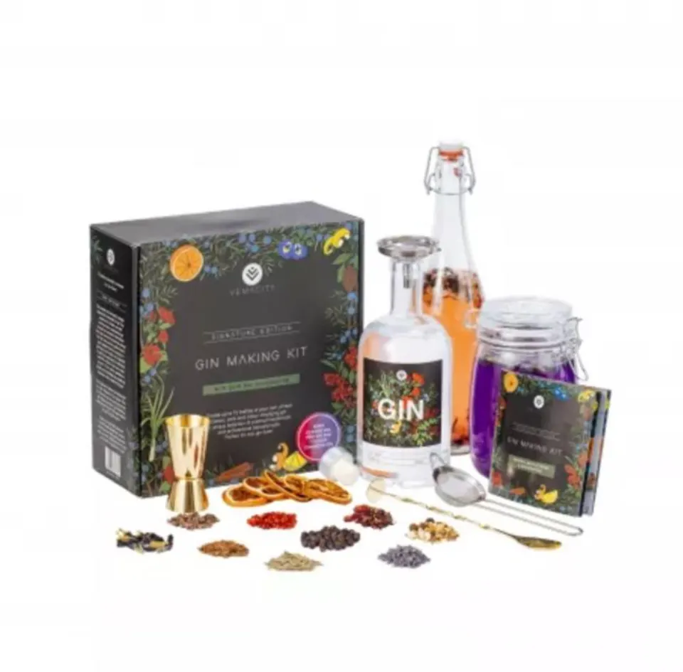 Vemacity Luxury Gin Sets, Including 2 Handmade Rippled Copa Gin Glasses