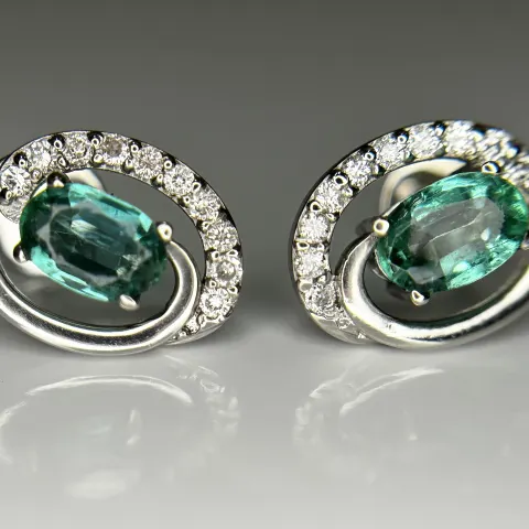 Beautiful 0.93ct Natural Emerald, Diamond Halo Set Stud Earrings In Platinum 950