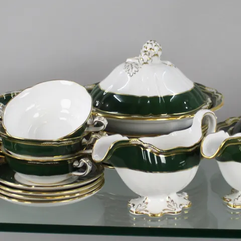 Fine Spode Harrogate Bone China Dinner Service