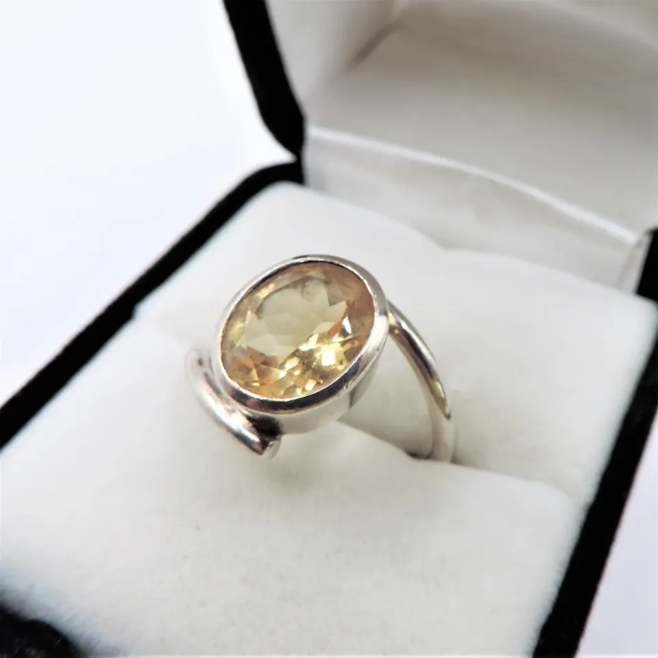 Artisan Lemon Citrine Ring 3 carats Sterling Silver Circa 1970's