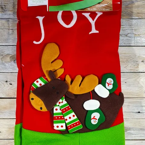 122cm luxury fabric, Reindeer Christmas Tree skirt. Rrp £19.99