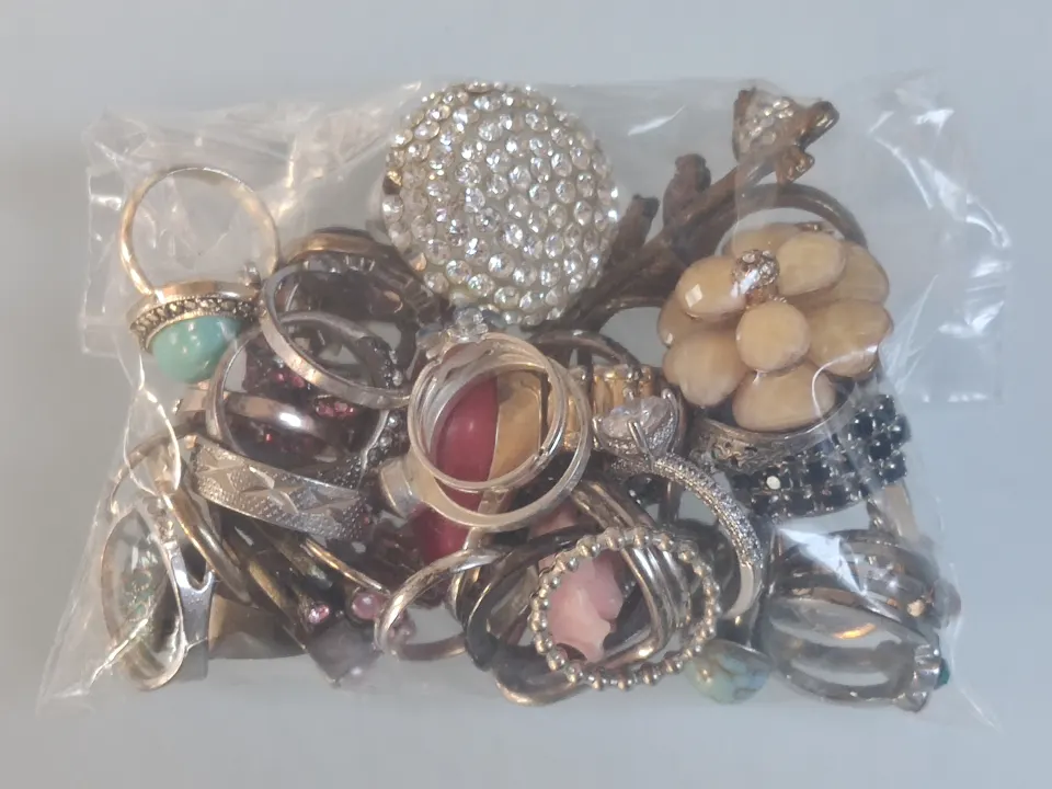 A collection of mainly white metal rings.  Approx 170 grams.