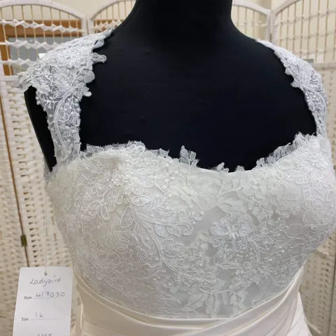 Ladybird Bridal wedding dress LB417030