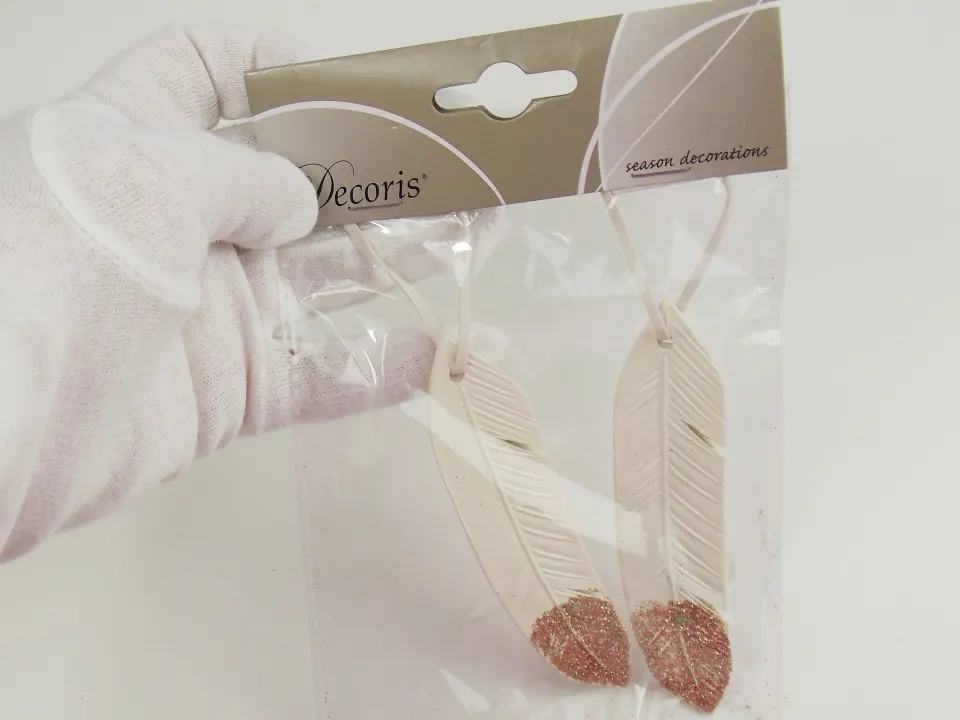 8 x 2 PIECE RESIN FEATHERS WITH GLITTER (White)