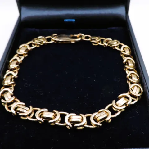 9k Yellow Gold Bracelet 16.2 grams circa 1980's