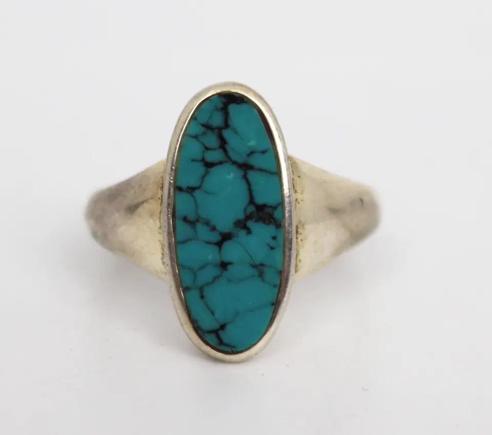 Silver Oval Quartz Ring