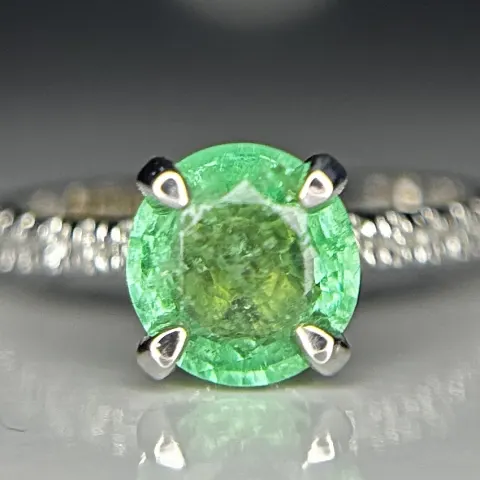 Beautiful 1.03ct Natural Emerald With Natural Diamonds & 18k Gold