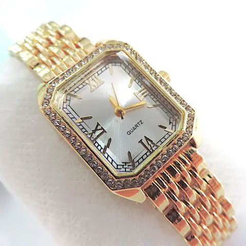 Ladies Quartz Movement Fashion Watch - New