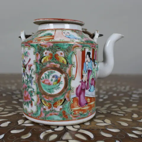 Antique Chinese Canton Famille Rose Porcelain Tea Pot c.1880
