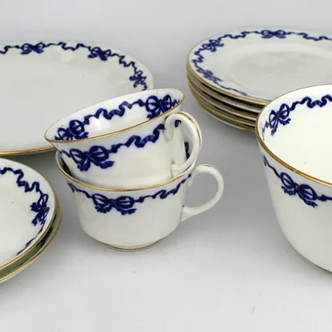 Aynsley Blue & White Ribbon 11 Pieces
