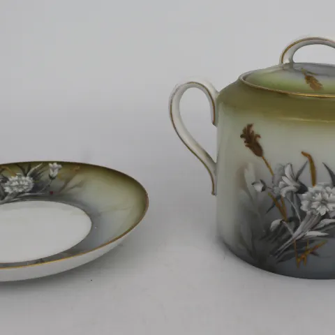 Russian Imperial Lidded Sugar Pot & Saucer by M S Kuznetsov c.1900