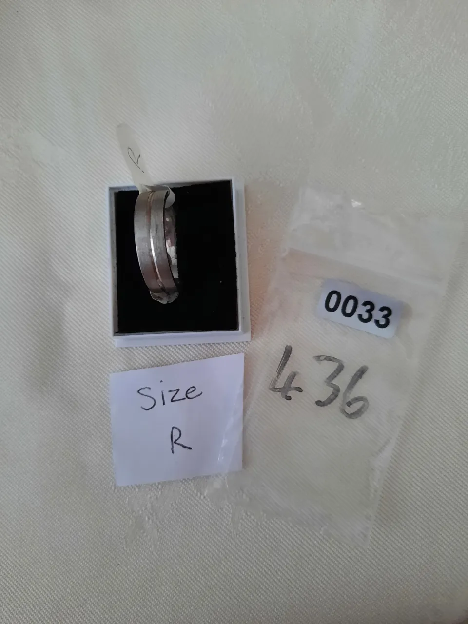 Sterling silver men's 6 mm wedding band. Diamond cut engraved RRP £89