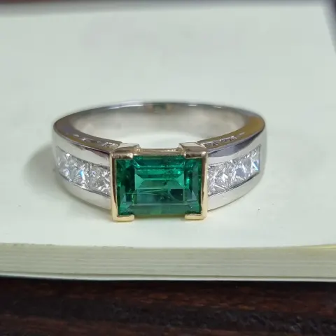 Emerald & Diamond Platinum Ring