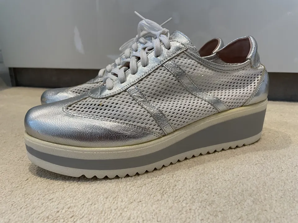 Trainers Size 7