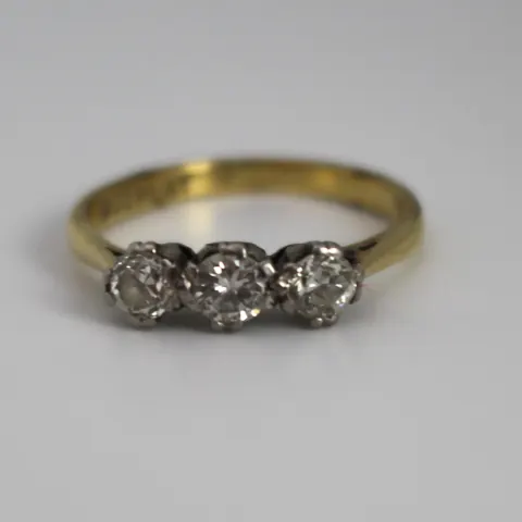 Antique Diamond Three-Stone Ring – 18ct Yellow Gold & Platinum c.1930