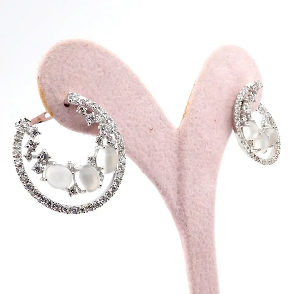18K White Gold Earrings Detailed With Moonstone and Brilliant Diamonds