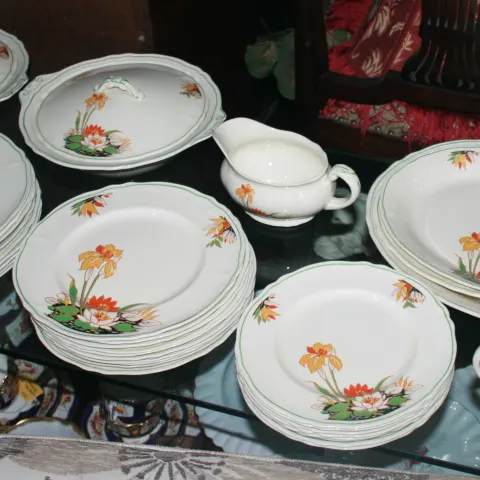 Grindley 1940's England Creampetal 36 Piece Dinner Service