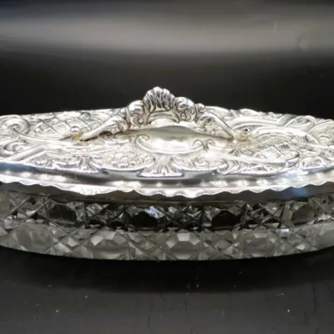 Antique Sterling Silver Lidded  Cut Glass Vanity Box Birmingham 1904