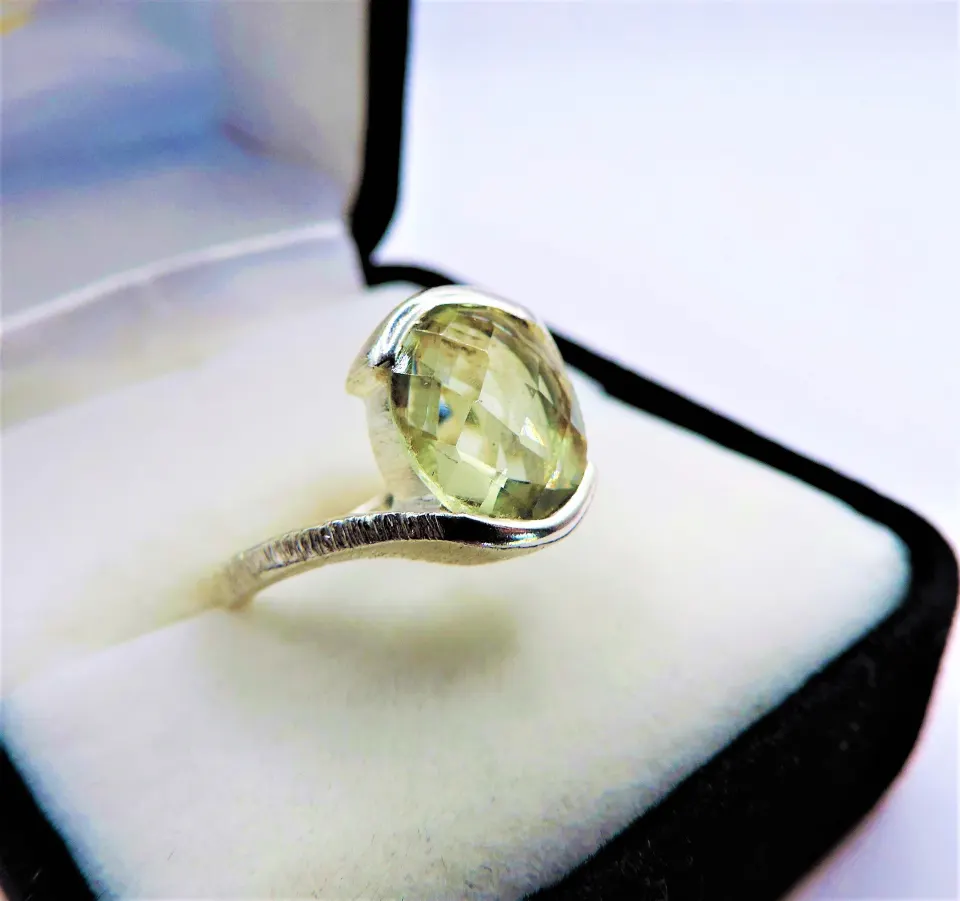 Green Chrysoberyl Textured Sterling Silver Ring 3 carats New with Gift Pouch