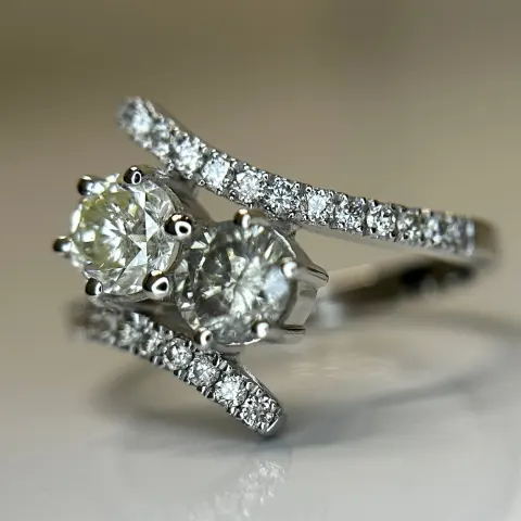 Beautiful Natural  1.15 Carat Diamond Ring With 18k White Gold